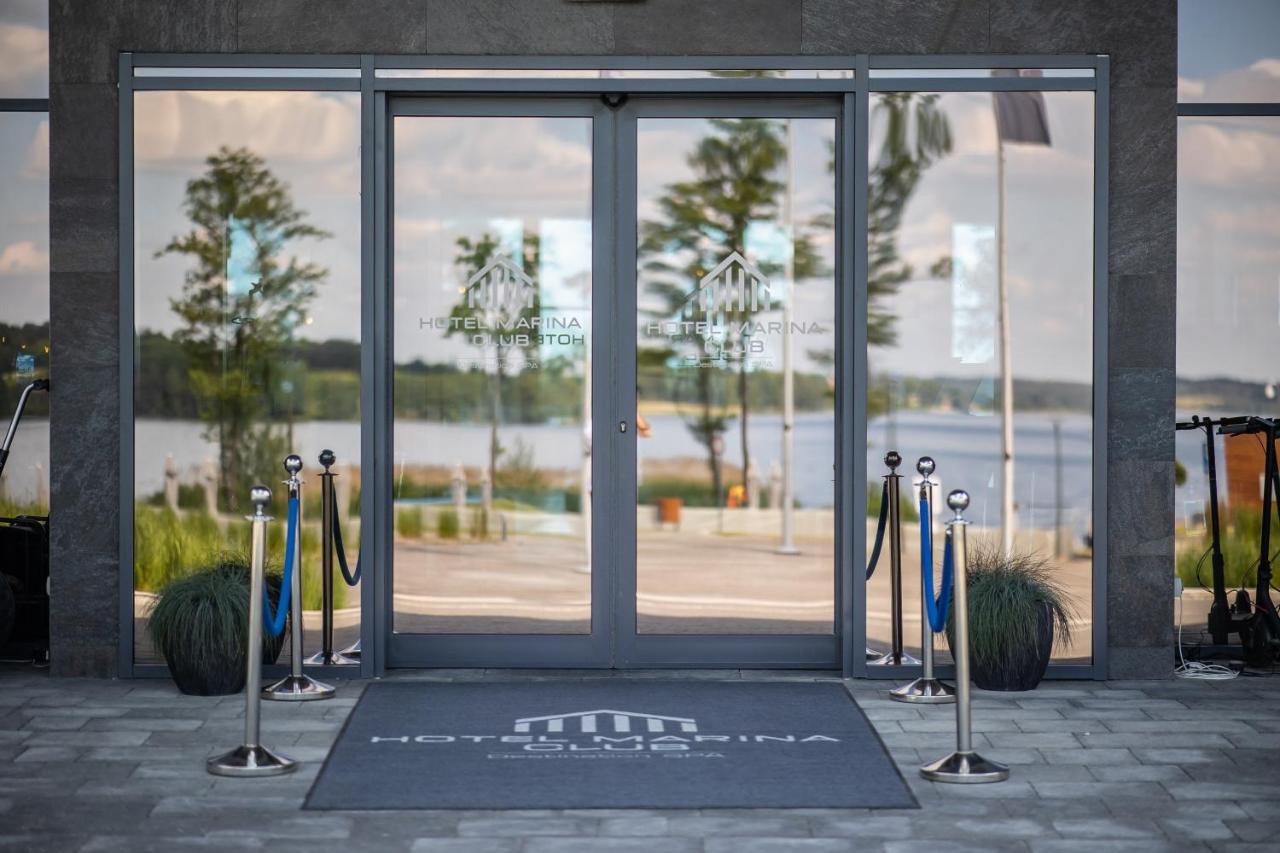 Hotel Marina Club أولشتين المظهر الخارجي الصورة Entrance to the hotel