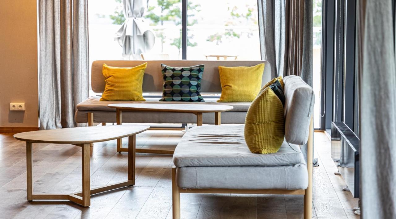 Hotel Marina Club أولشتين المظهر الخارجي الصورة The interior of a suite at the hotel