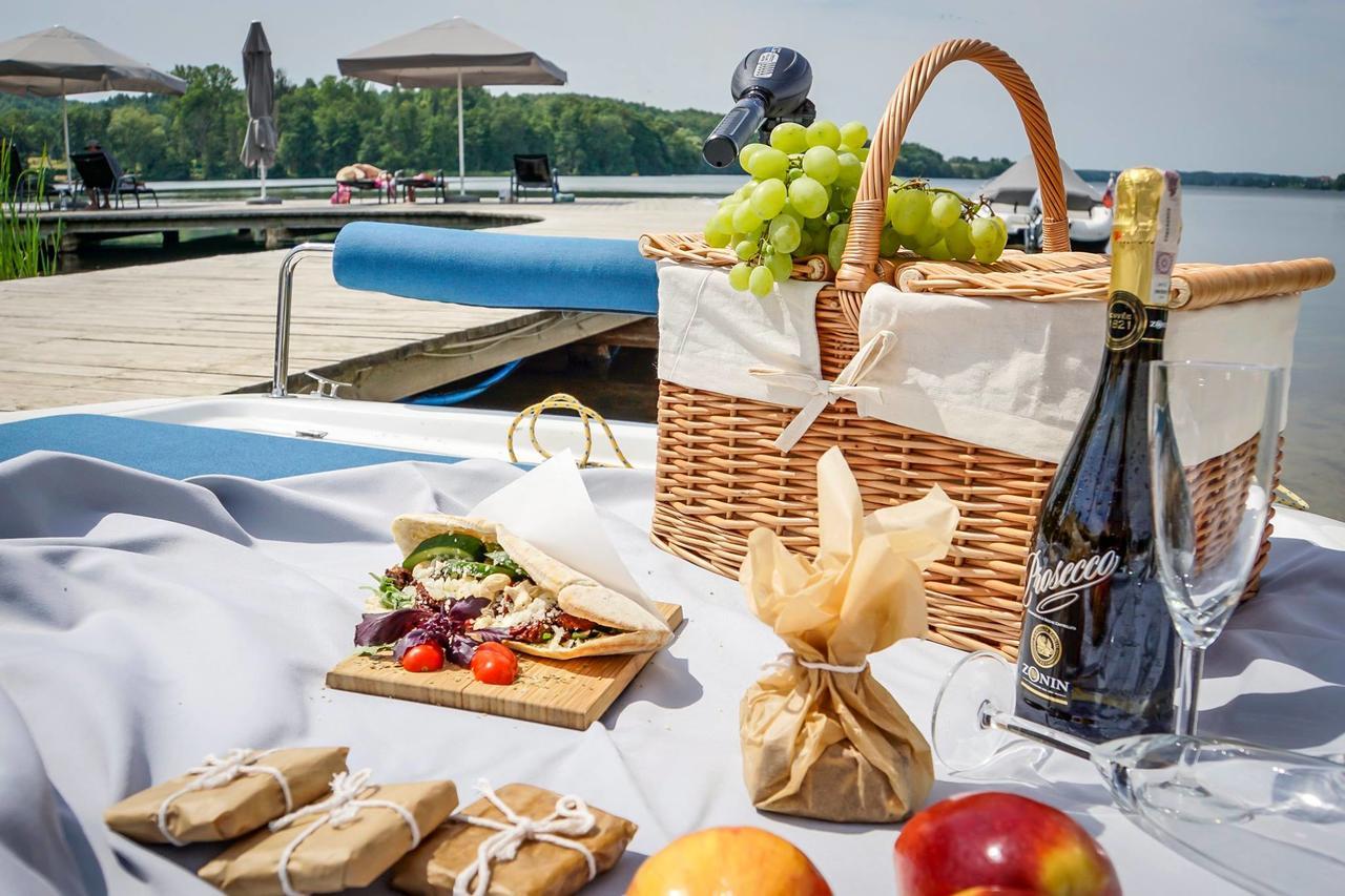 Hotel Marina Club أولشتين المظهر الخارجي الصورة A picnic